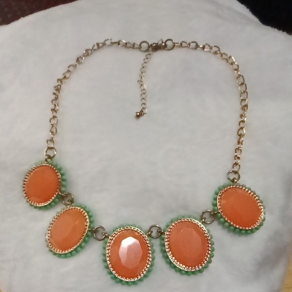 406. VINTAGE MINT GREEN AND ORANGE STATEMENT NECKLACE